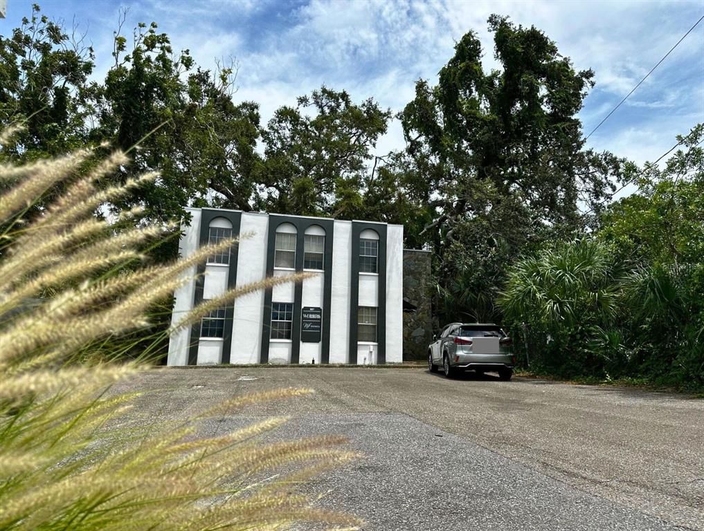 Exterior, Facade, Condo Building