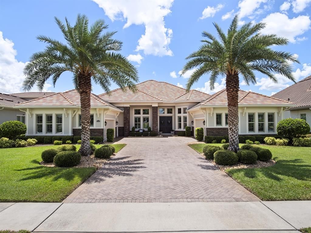 Exterior, Facade, Ranch