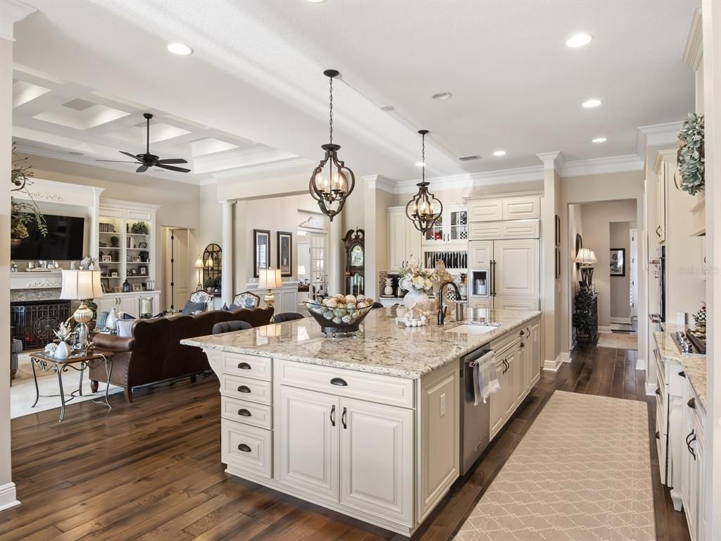 Chandelier, Interior, Kitchen, Living room, Pendant Lights, Recessed Lighting, Wood Texture Flooring