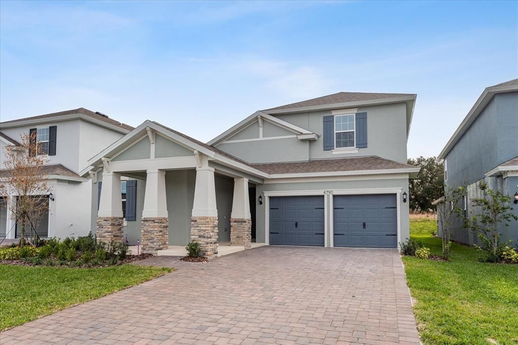 Attached, Exterior, Facade, American Craftsman