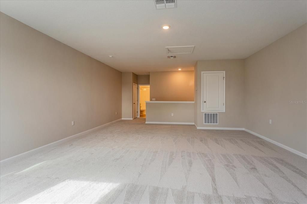 Empty room, Interior, Recessed Lighting