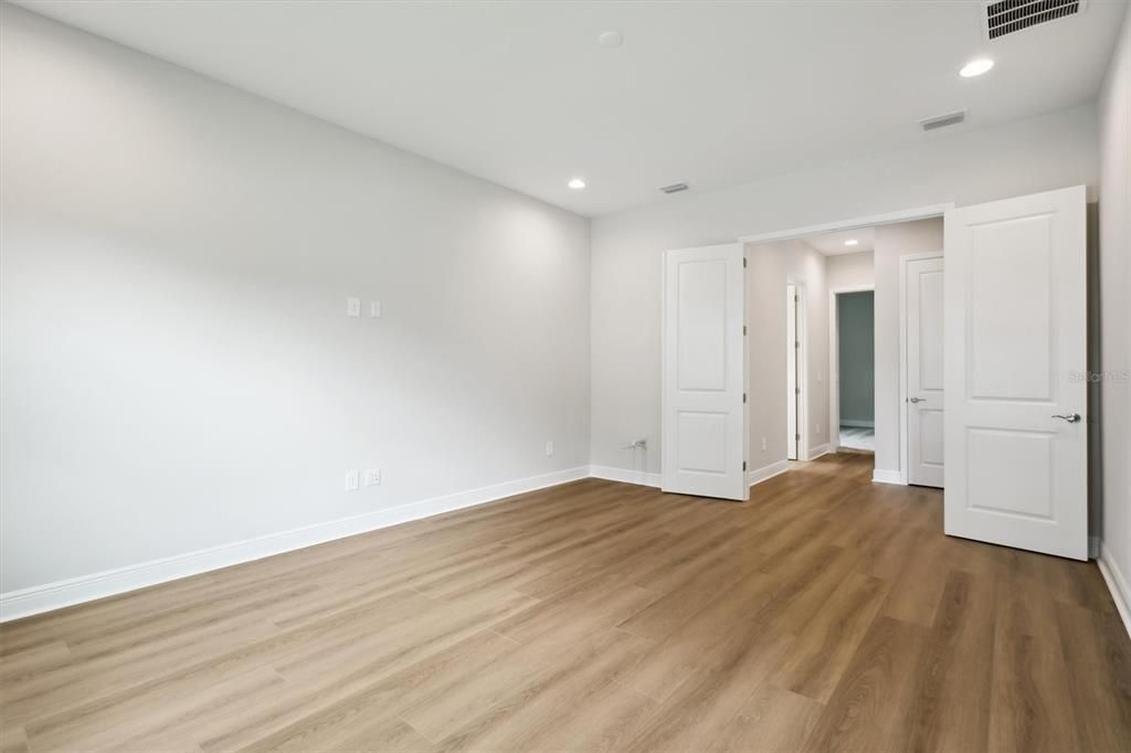 Empty room, Interior, Recessed Lighting, Wood Texture Flooring