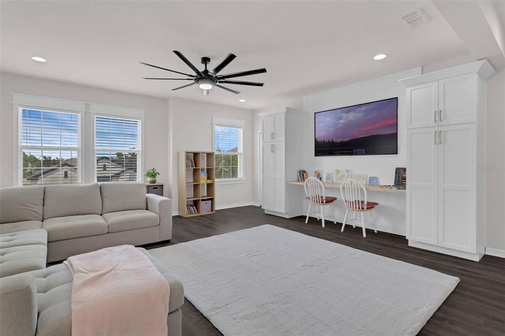 Dining room, Interior, Living room, Recessed Lighting, Wood Texture Flooring