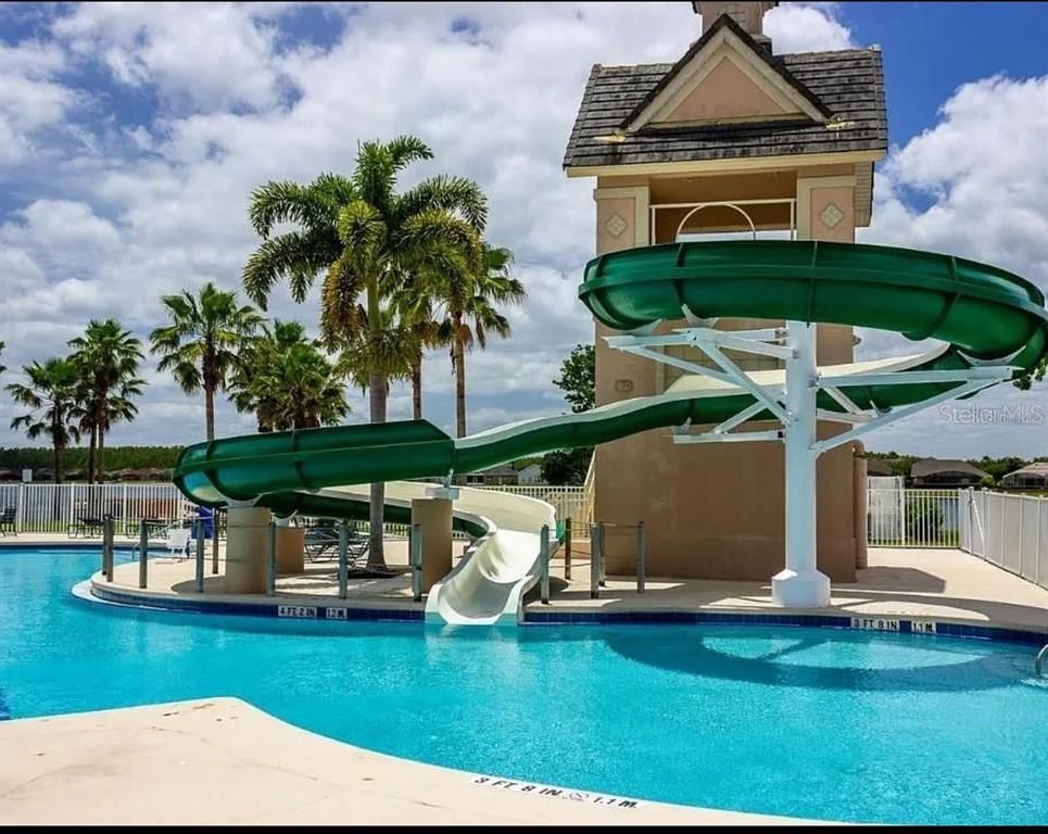 Exterior, Playground, Pool