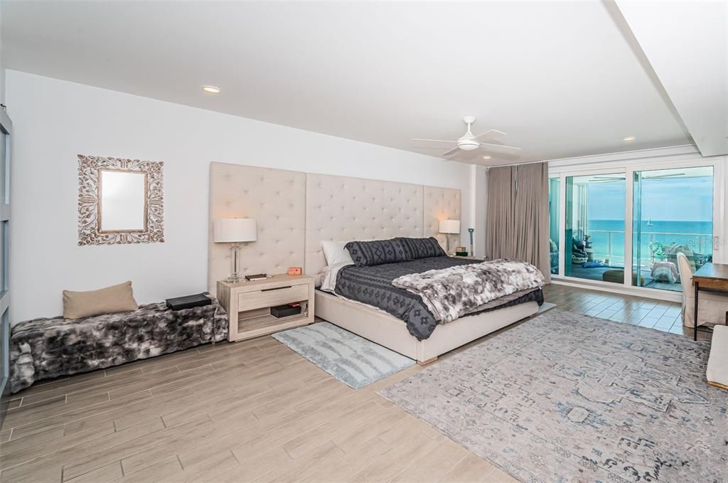 Bedroom, Interior, Recessed Lighting, Water, Wood Texture Flooring