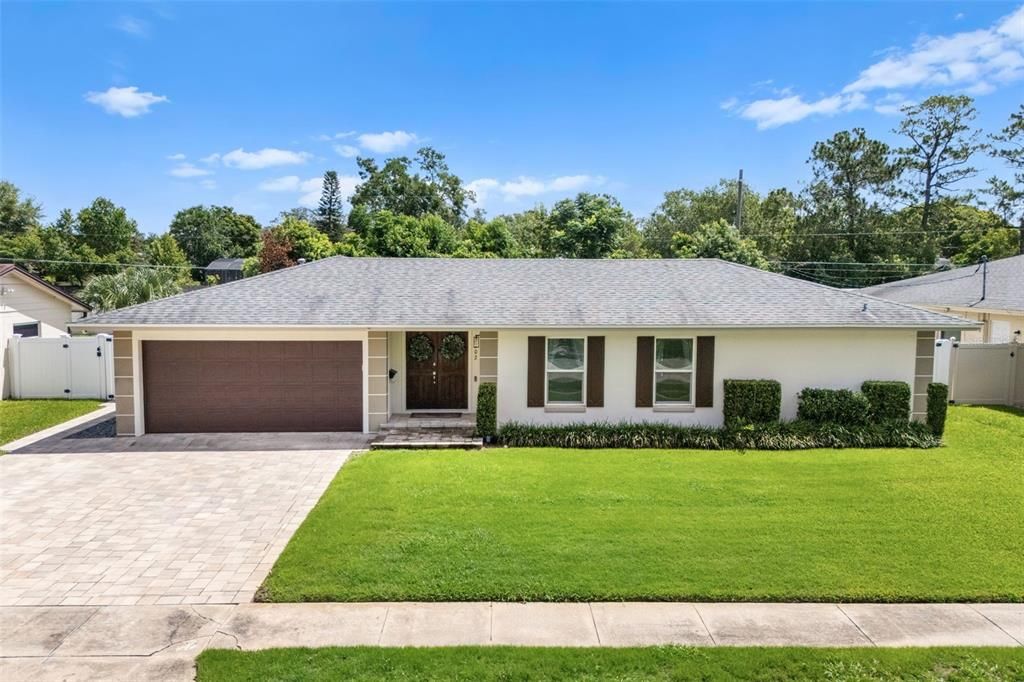 Attached, Exterior, Facade, Ranch