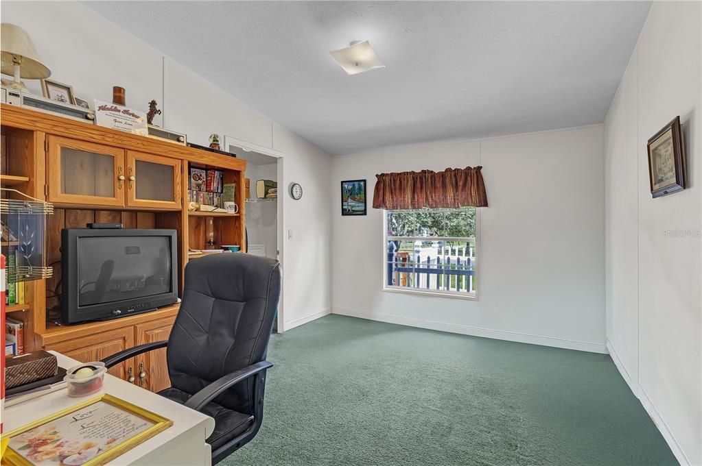 Home Office, Interior