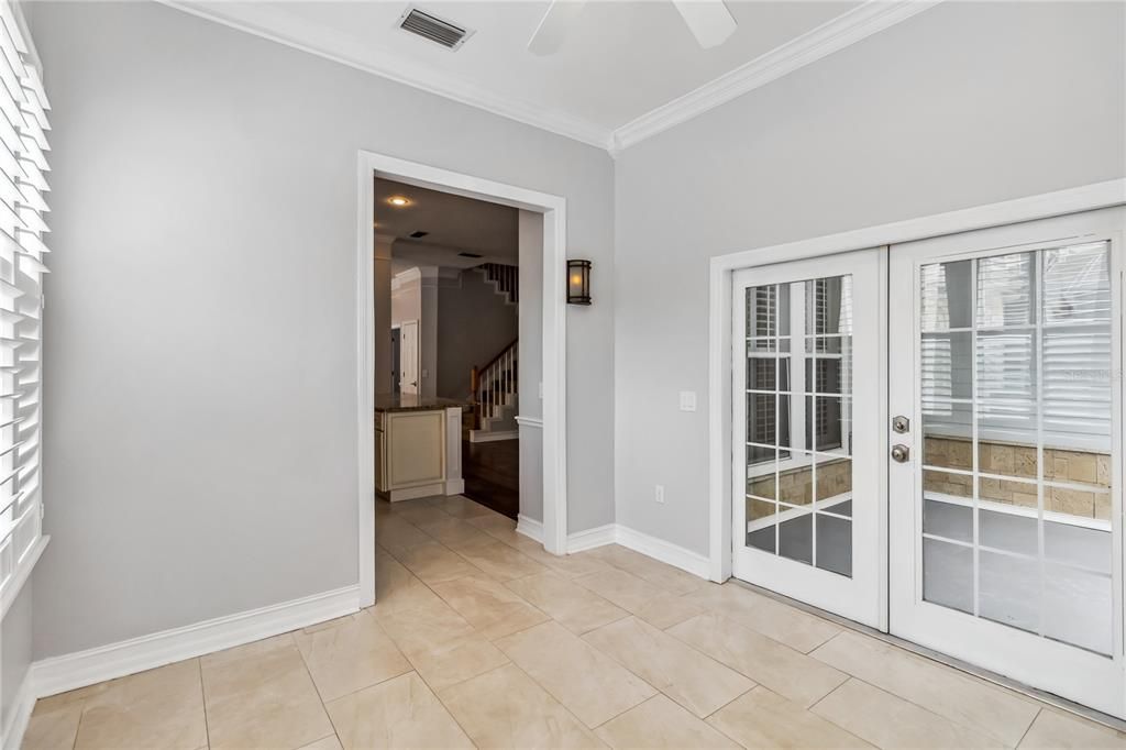 Empty room, Interior, Recessed Lighting