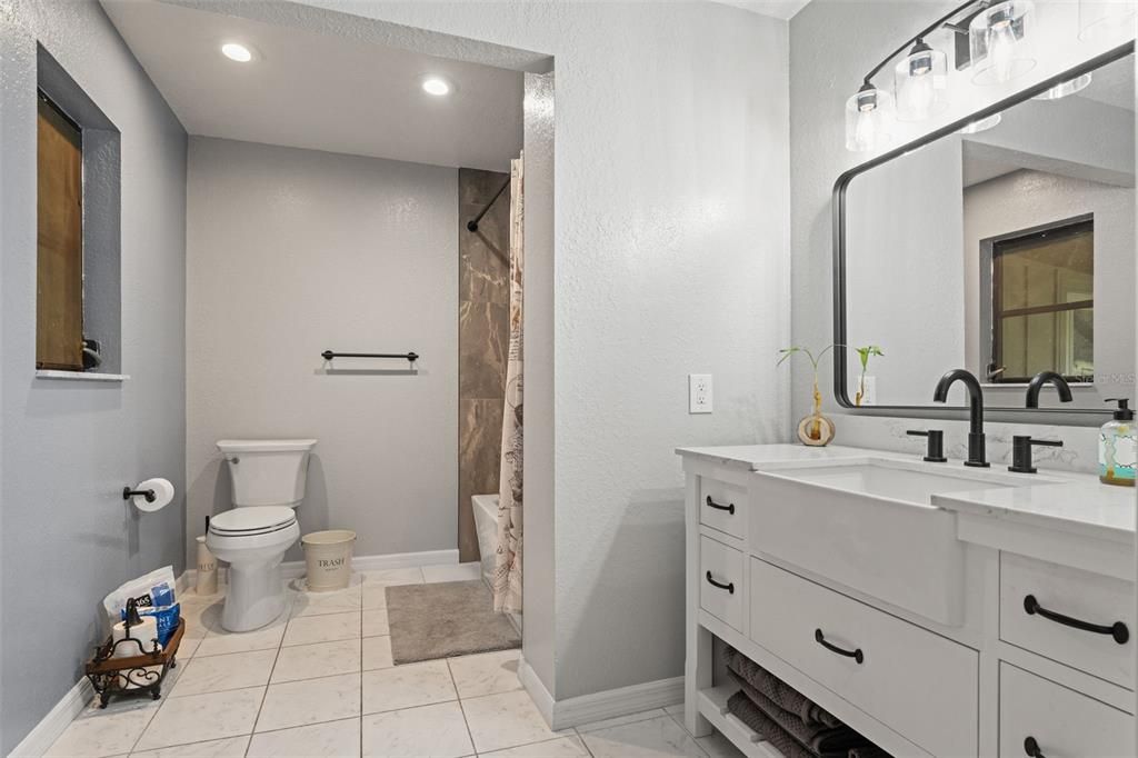 Bathroom, Dual Sink Vanities, Interior, Recessed Lighting
