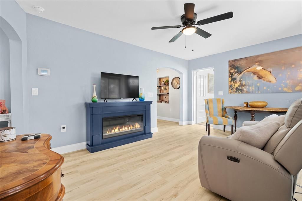 Dining room, Interior, Sun Room, Wood Texture Flooring