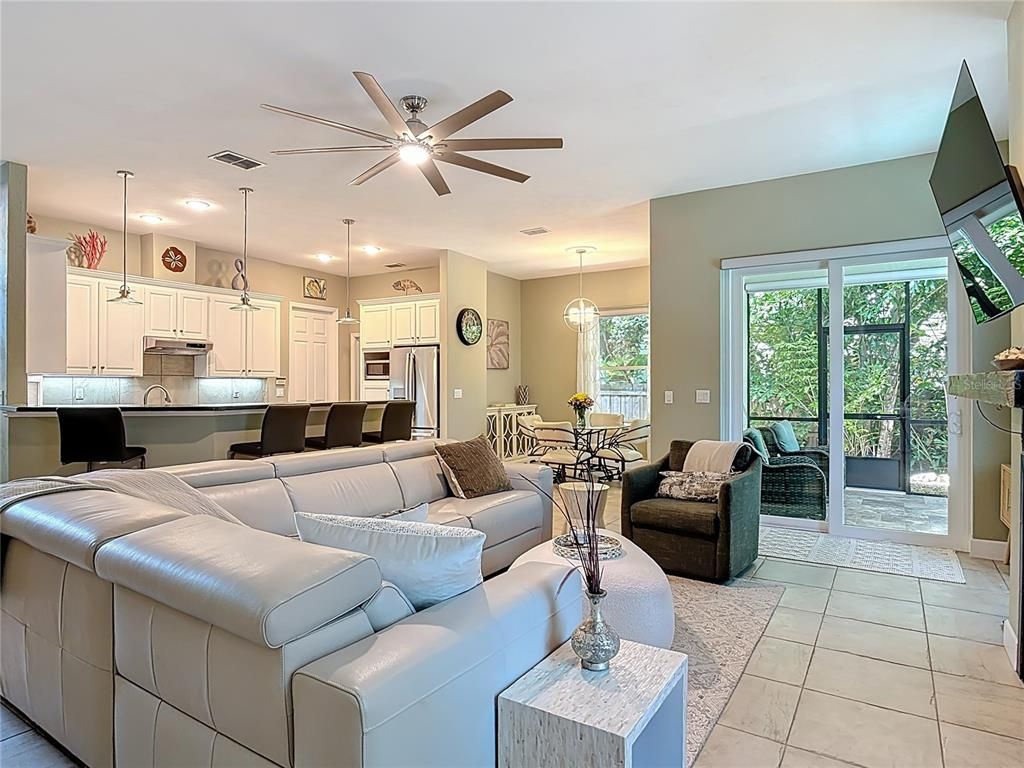 Dining room, Interior, Kitchen, Living room, Pendant Lights, Recessed Lighting, Stainless Steel Appliances