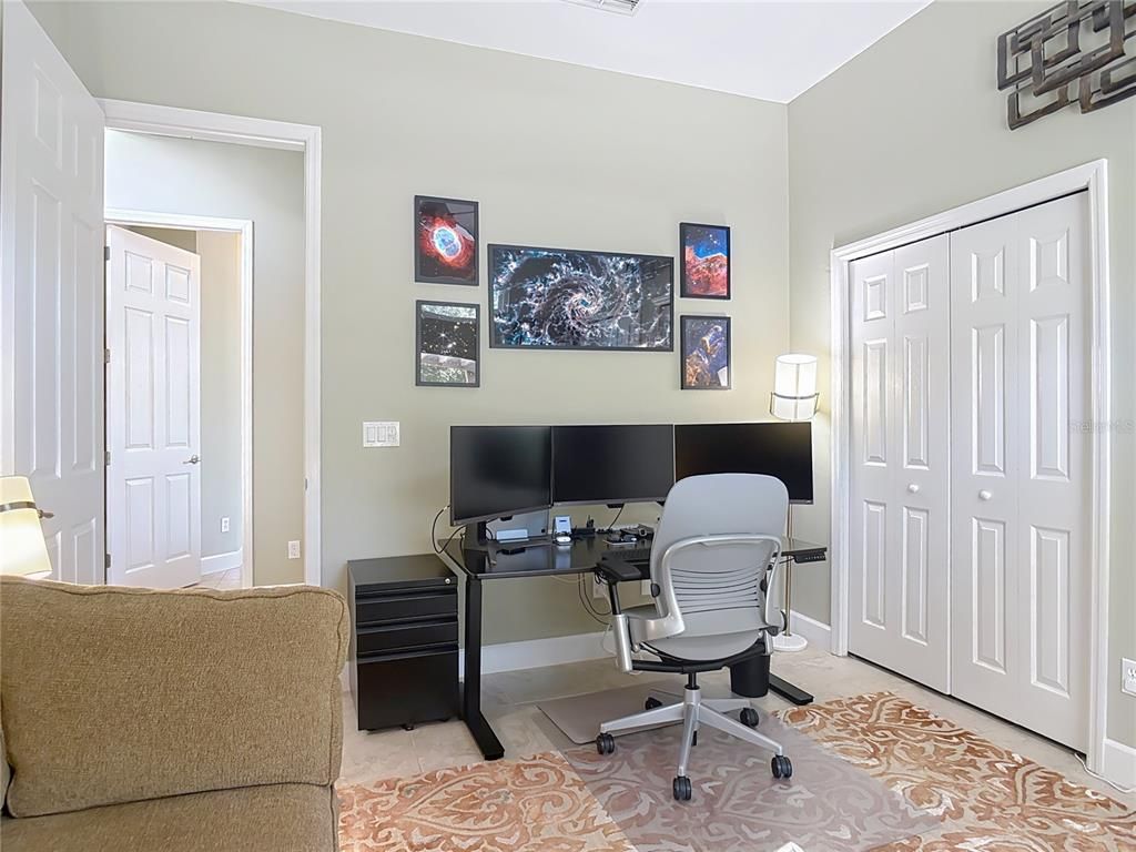 Home Office, Interior
