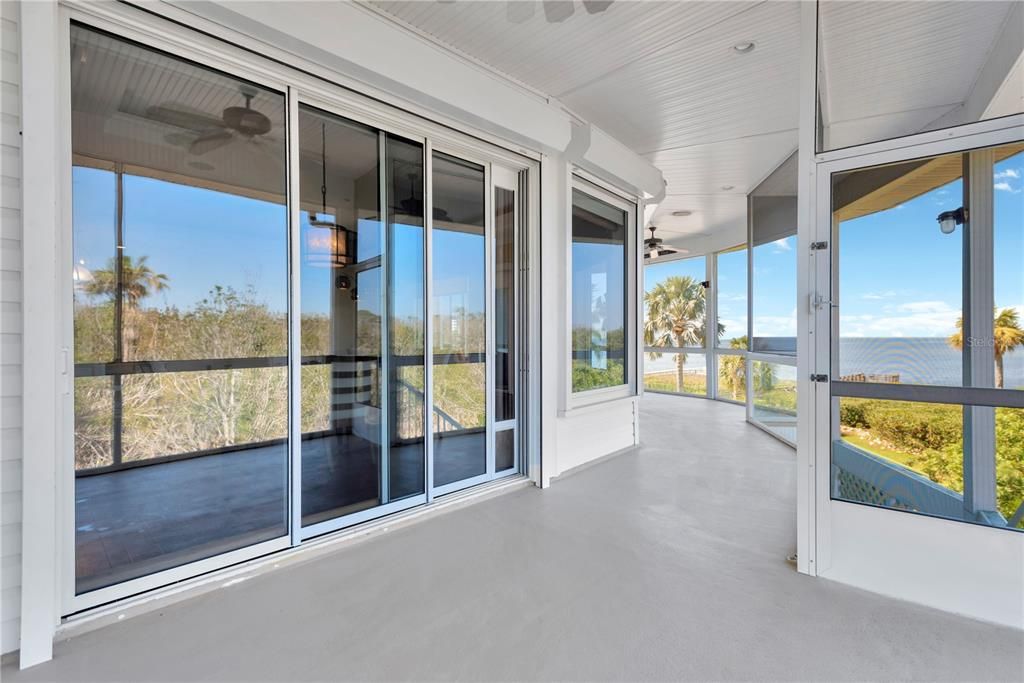 Interior, Sun Room, Water