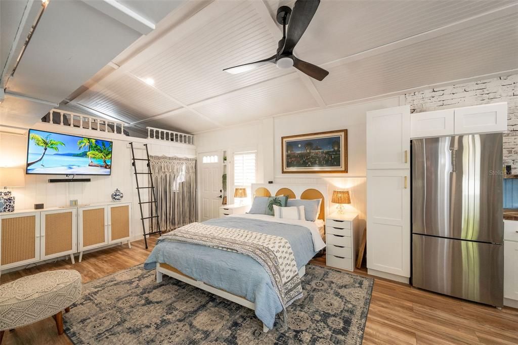 Bedroom, Interior, Kitchen, Stainless Steel Appliances, Wood Texture Flooring