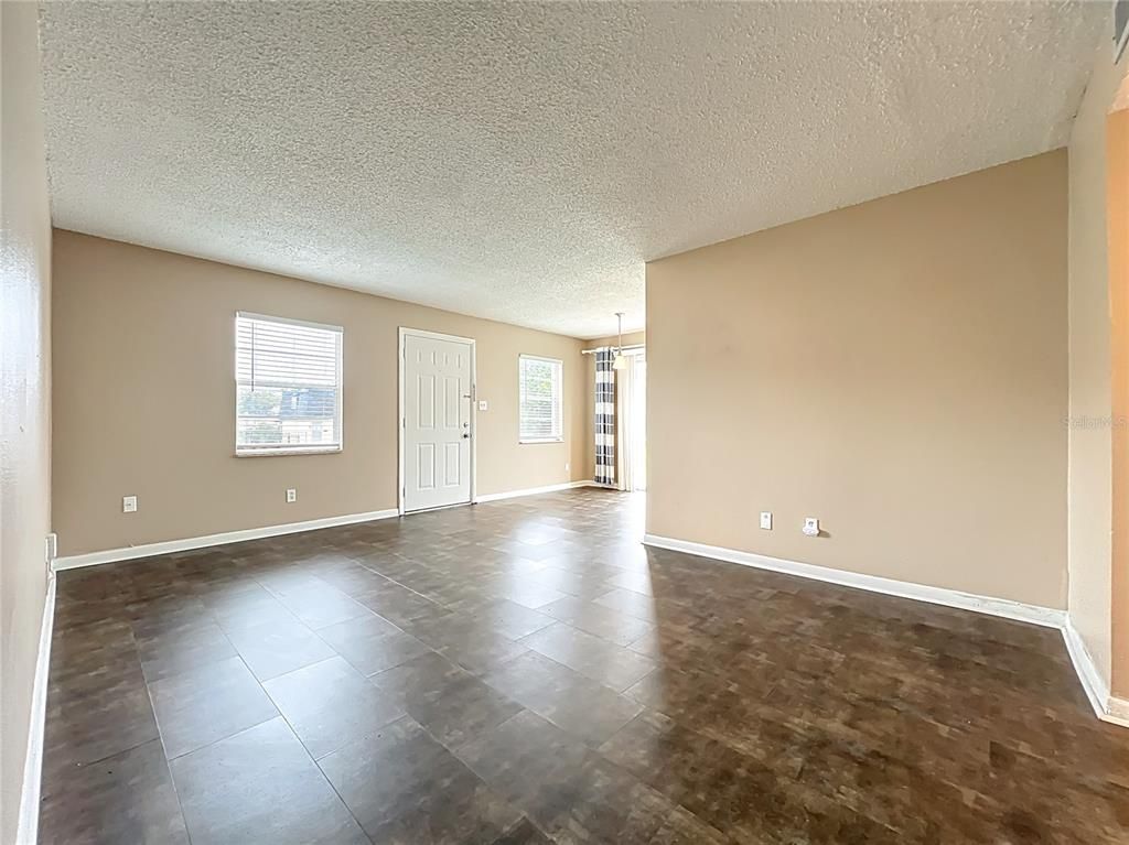 Chandelier, Empty room, Interior, Pendant Lights