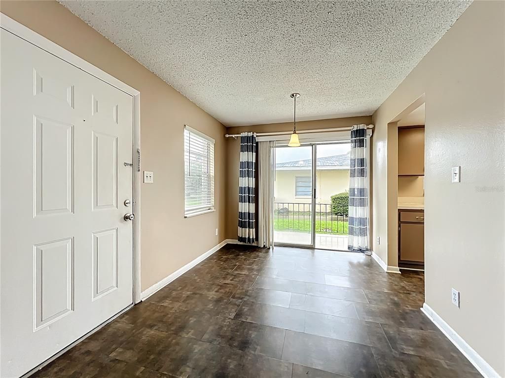 Empty room, Interior, Pendant Lights