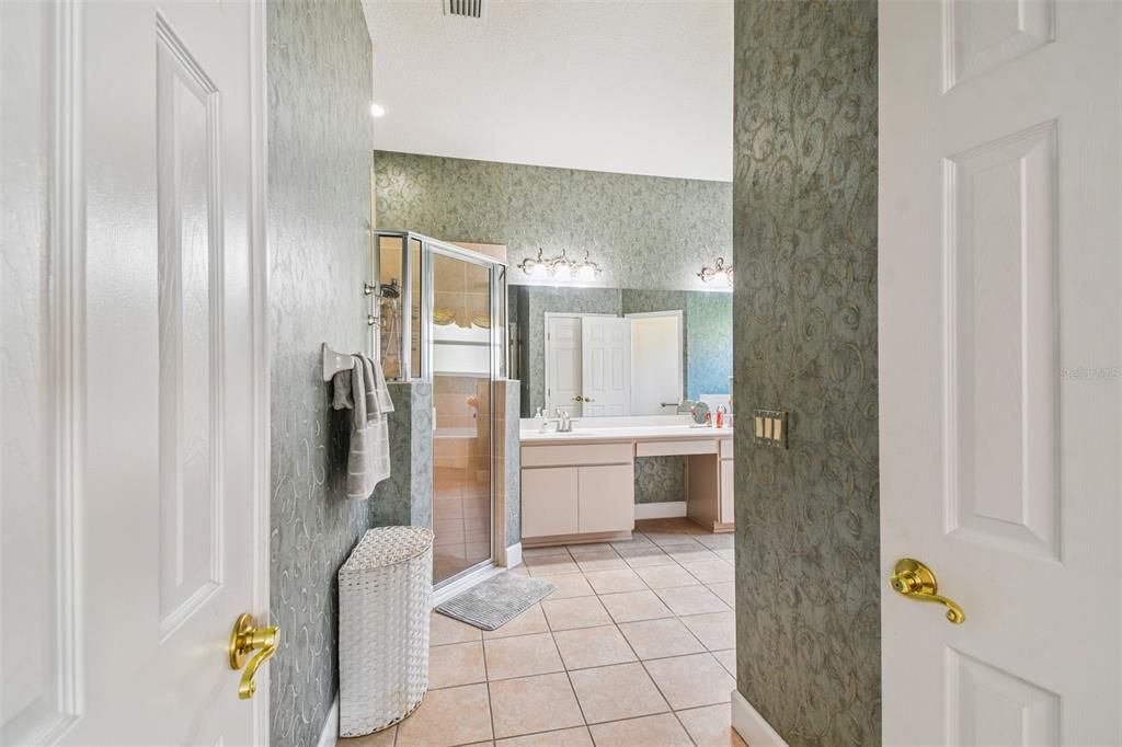 Bathroom, Interior, Recessed Lighting