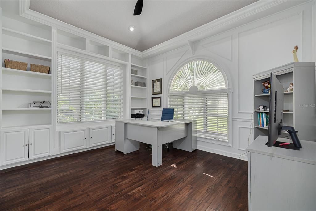 Home Office, Interior, Recessed Lighting, Wood Texture Flooring