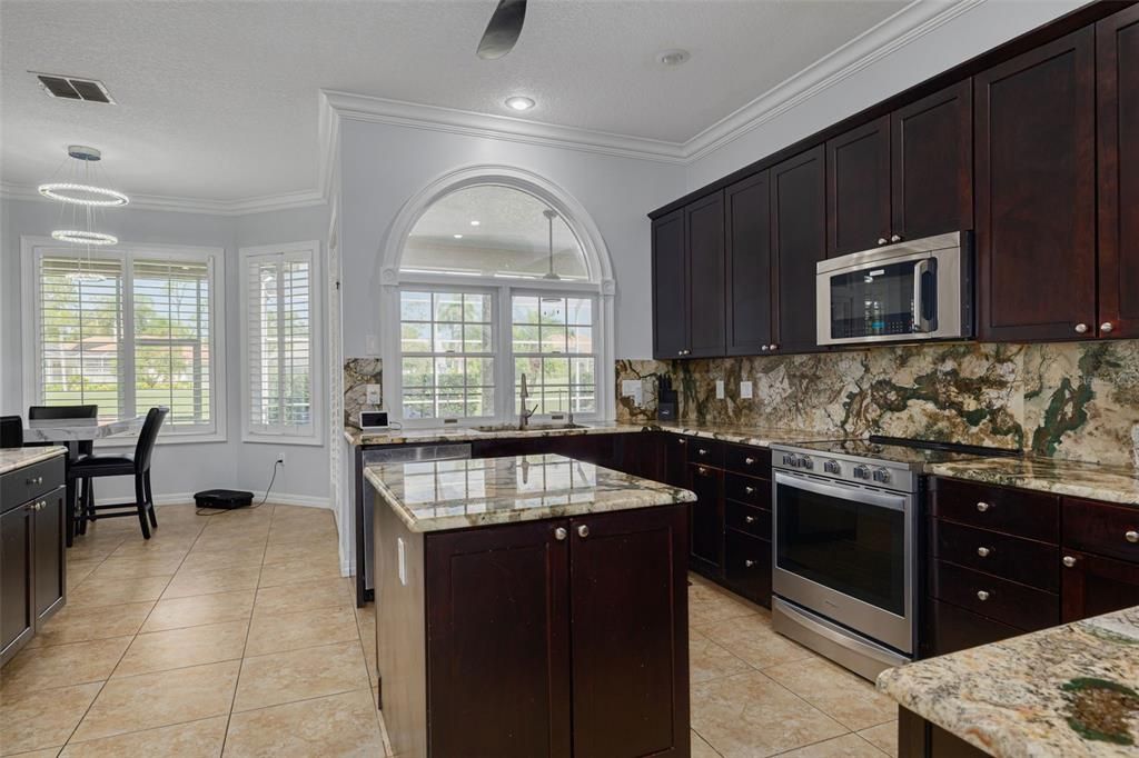 Dining room, Interior, Kitchen, Recessed Lighting, Stainless Steel Appliances