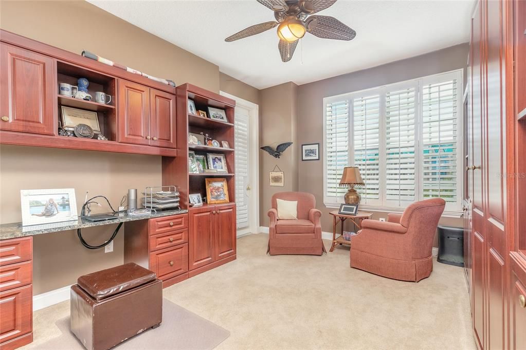 Home Office, Interior
