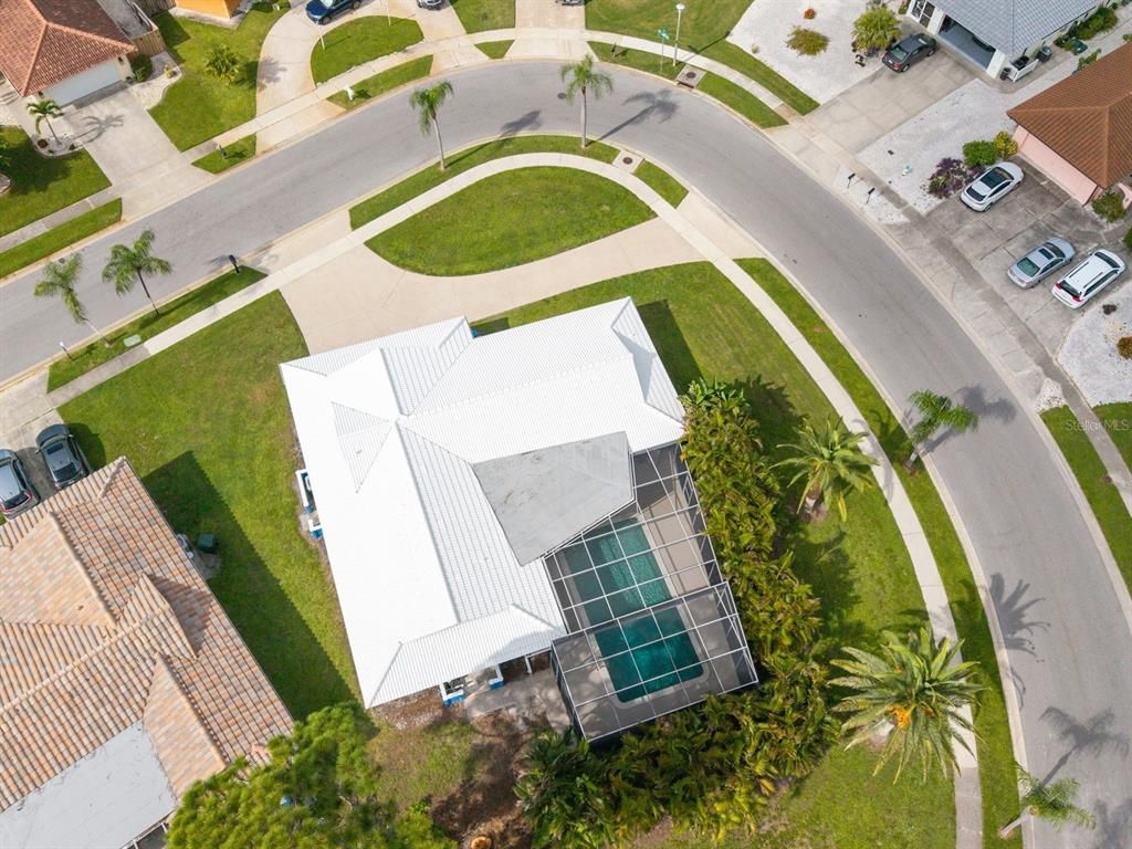 Exterior, Drone