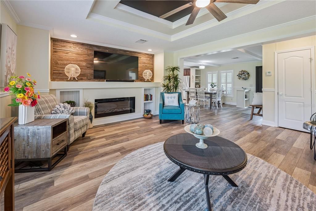 Dining room, Fireplace, Interior, Recessed Lighting, Wood Texture Flooring