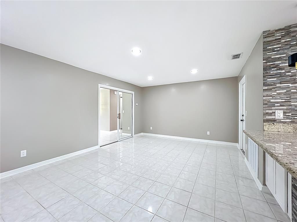 Empty room, Interior, Recessed Lighting