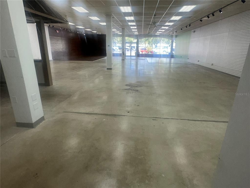 Garage, Interior