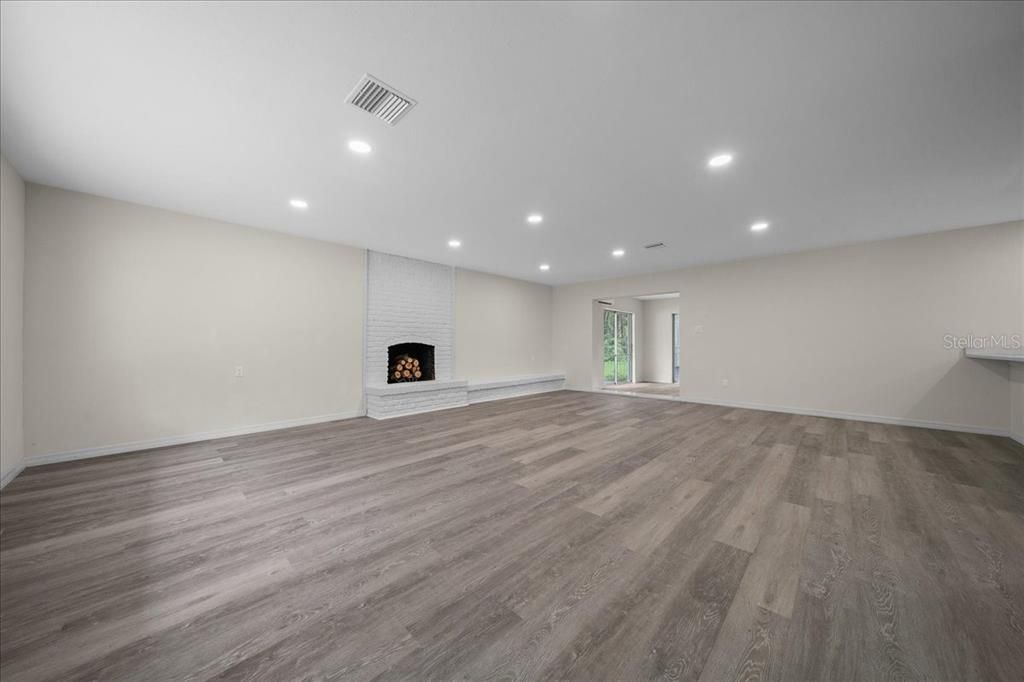 Empty room, Interior, Recessed Lighting, Sun Room, Wood Texture Flooring