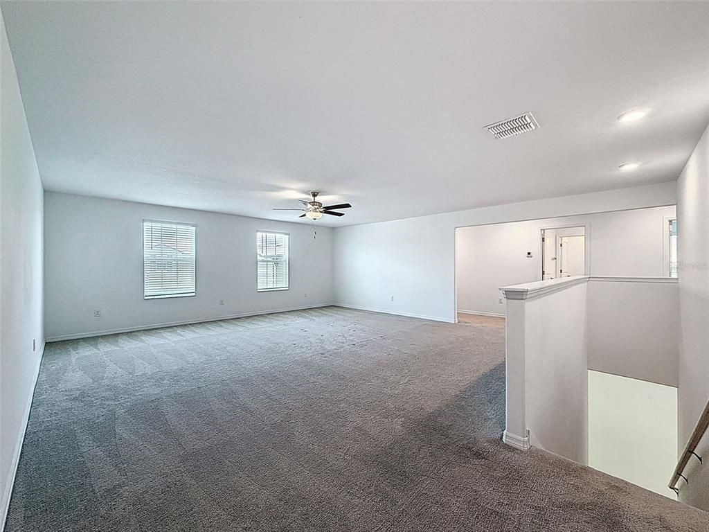 Empty room, Interior, Recessed Lighting