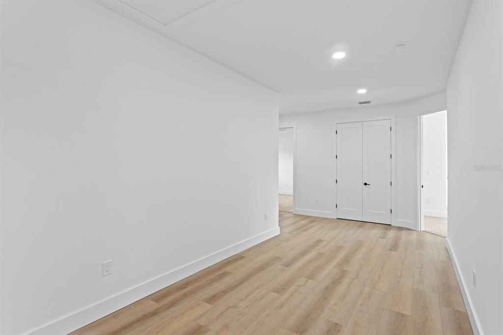 Empty room, Interior, Recessed Lighting, Wood Texture Flooring