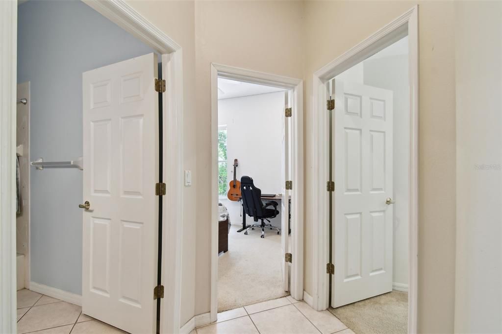 Home Office, Interior