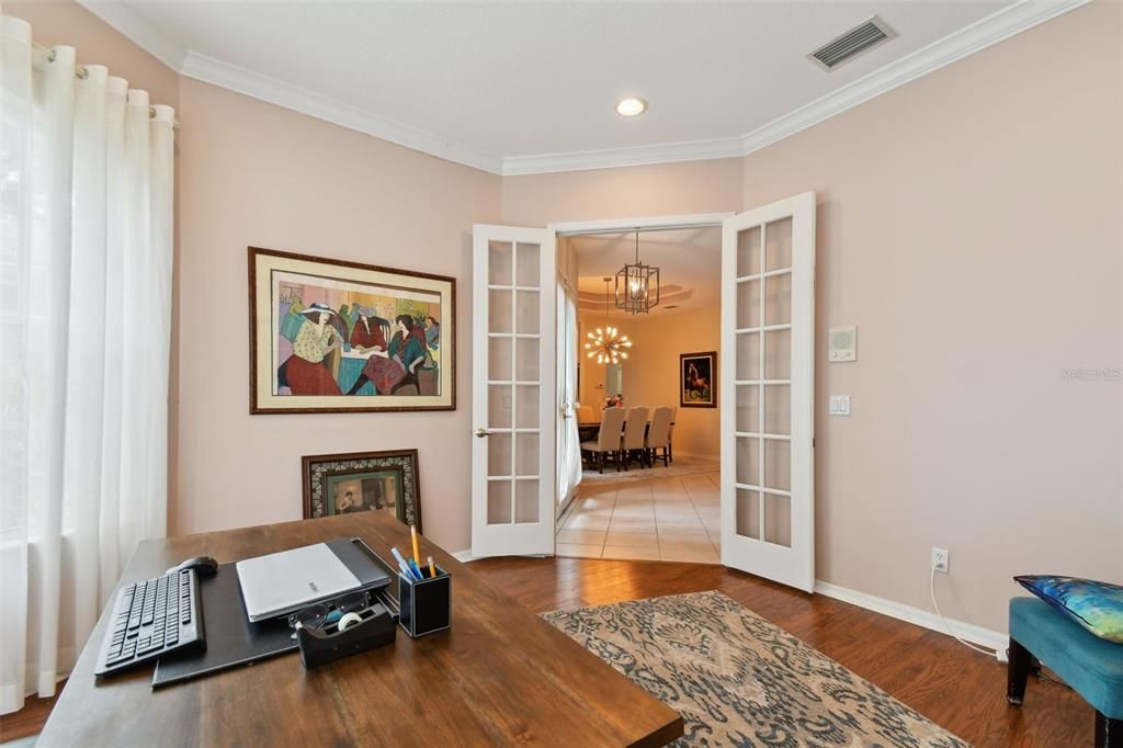 Chandelier, Dining room, Fireplace, Interior, Recessed Lighting, Wood Texture Flooring