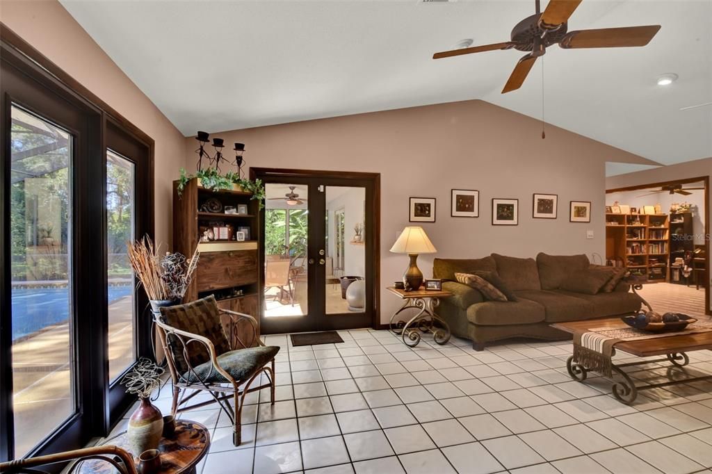 Dining room, Interior, Living room, Recessed Lighting
