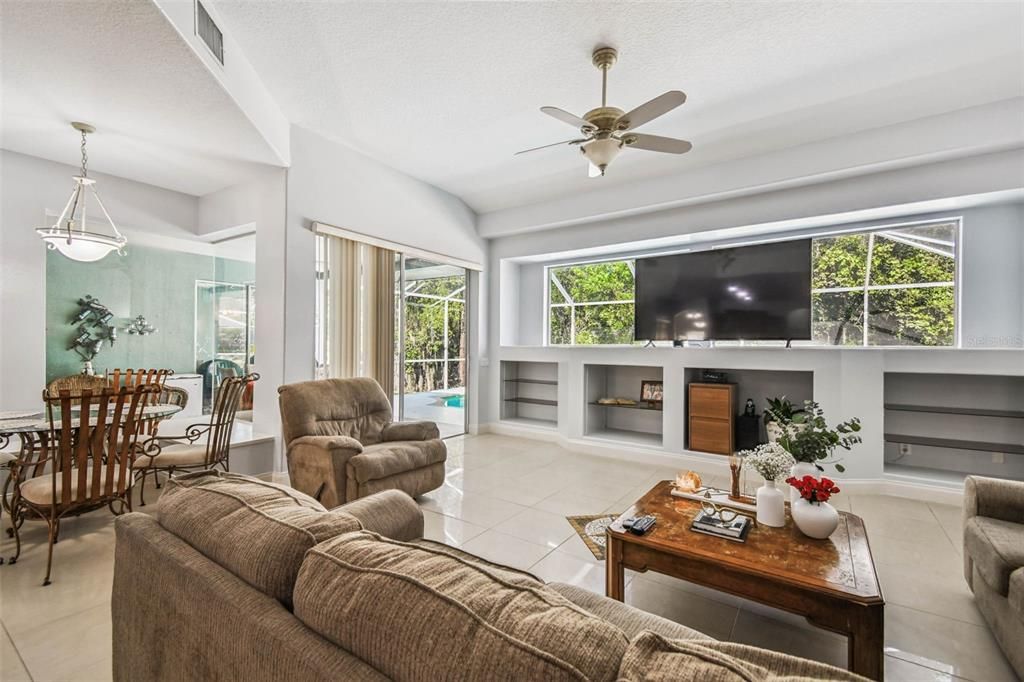 Dining room, Interior, Living room, Pendant Lights