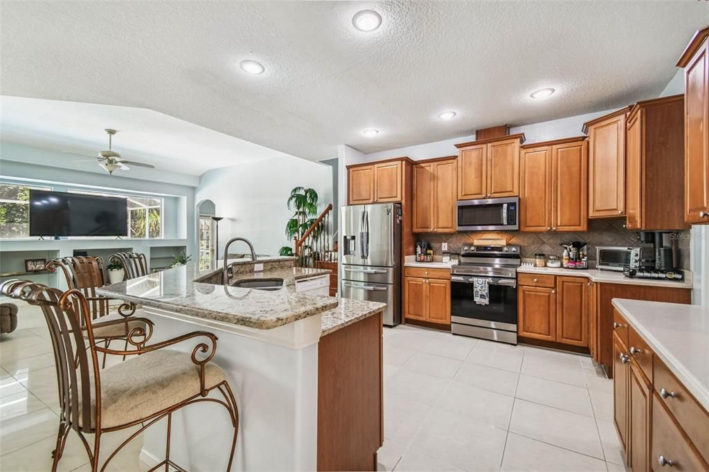 Dining room, Interior, Kitchen, Recessed Lighting, Stainless Steel Appliances