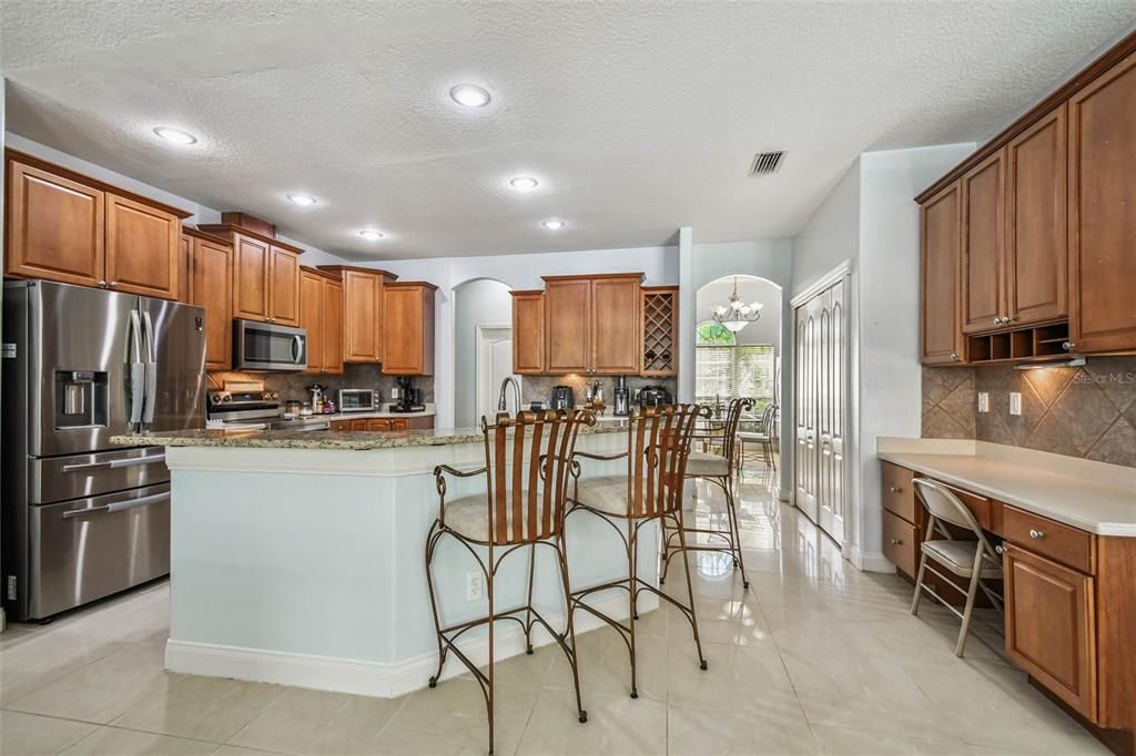 Chandelier, Dining room, Interior, Kitchen, Recessed Lighting, Stainless Steel Appliances