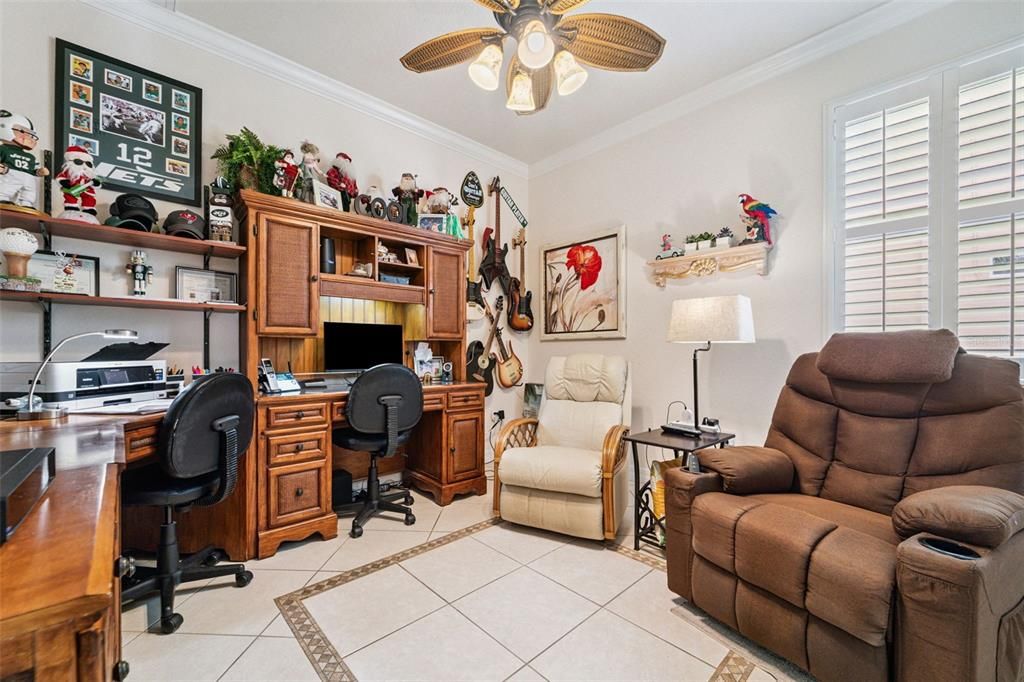 Home Office, Interior