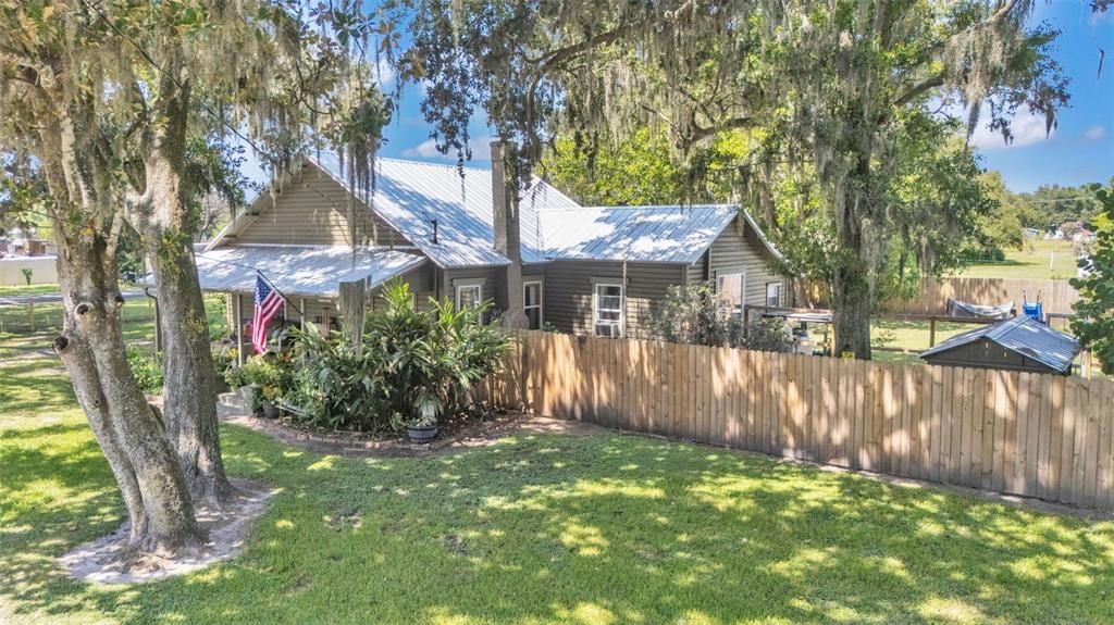 Backyard, Exterior