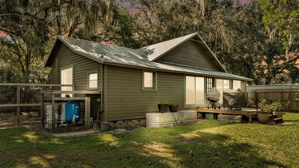 Backyard, Exterior