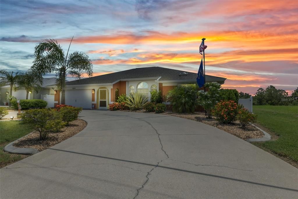 Exterior, Facade, Ranch
