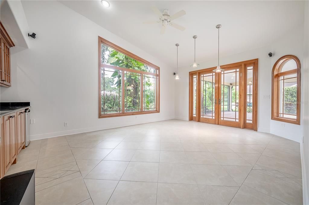 Empty room, Interior, Pendant Lights, Recessed Lighting