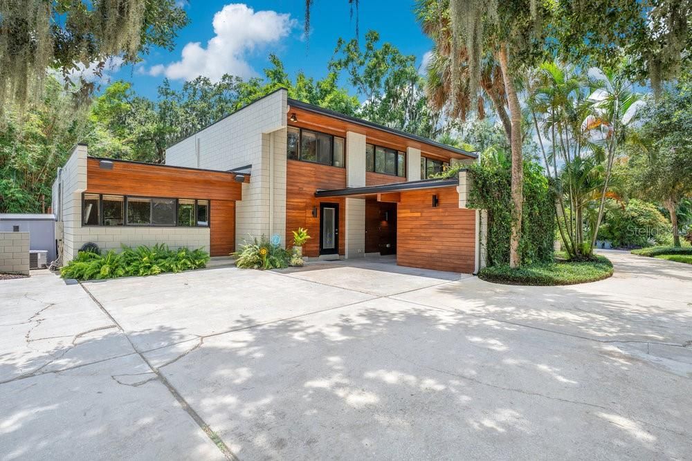 Backyard, Exterior, Facade, Modern