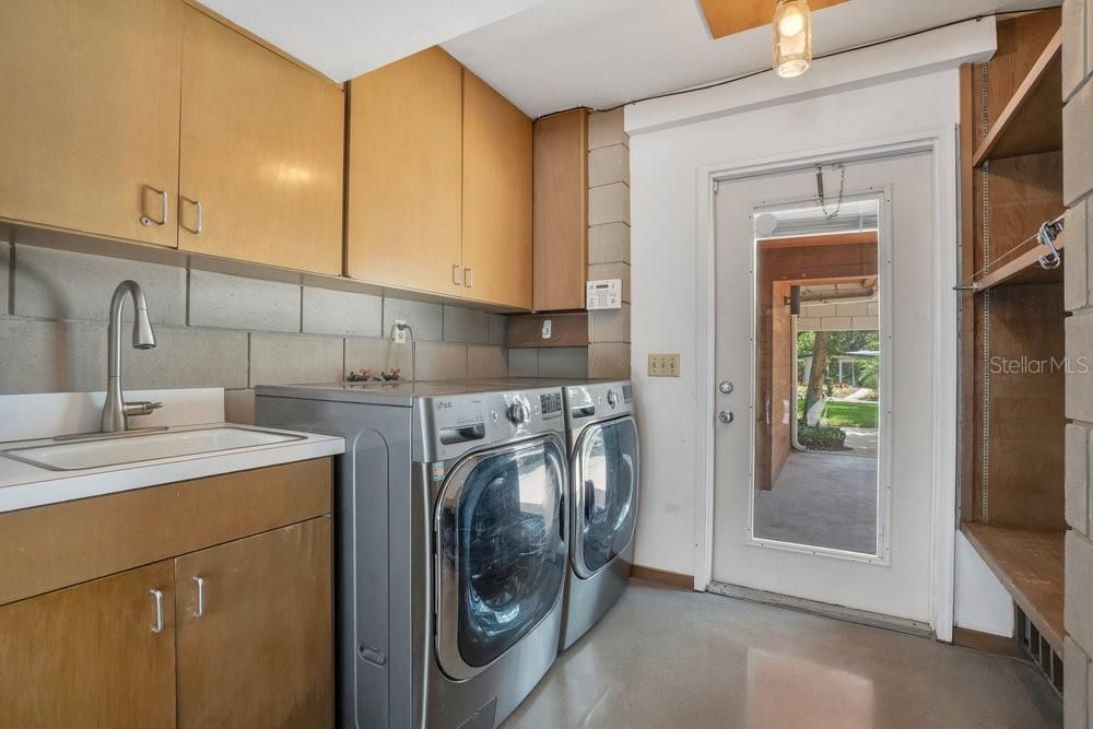 Interior, Washer