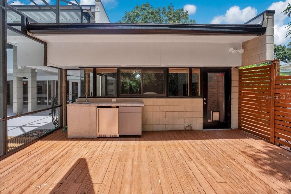 Exterior, Outdoor Kitchen, Wood Texture Flooring