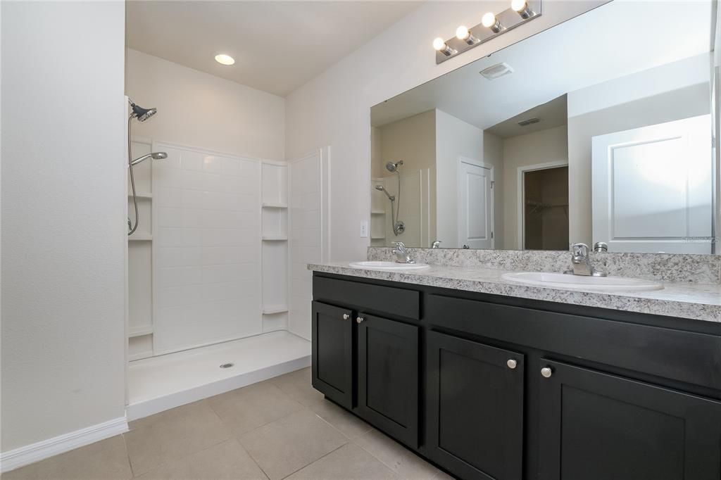 Bathroom, Dual Sink Vanities, Interior, Recessed Lighting