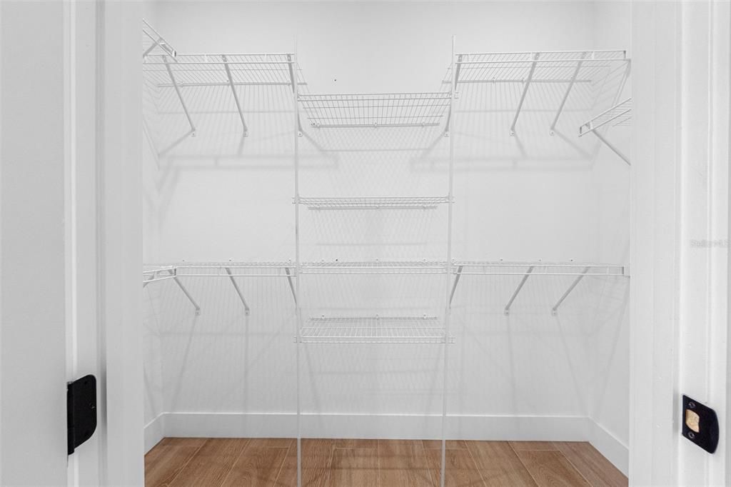 Interior, Walk-in Closets, Wood Texture Flooring