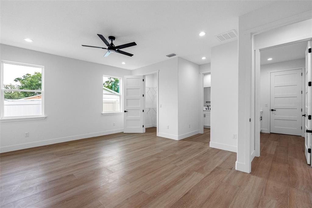 Empty room, Interior, Recessed Lighting, Wood Texture Flooring