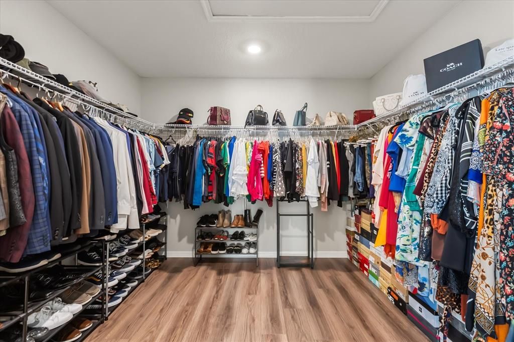 Interior, Recessed Lighting, Walk-in Closets, Wood Texture Flooring