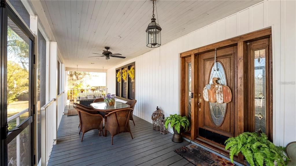 Dining room, Exterior